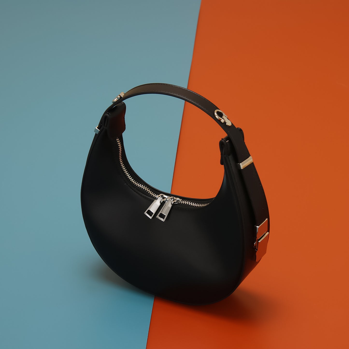 Crescent Moon Western Style Diagonal Bag