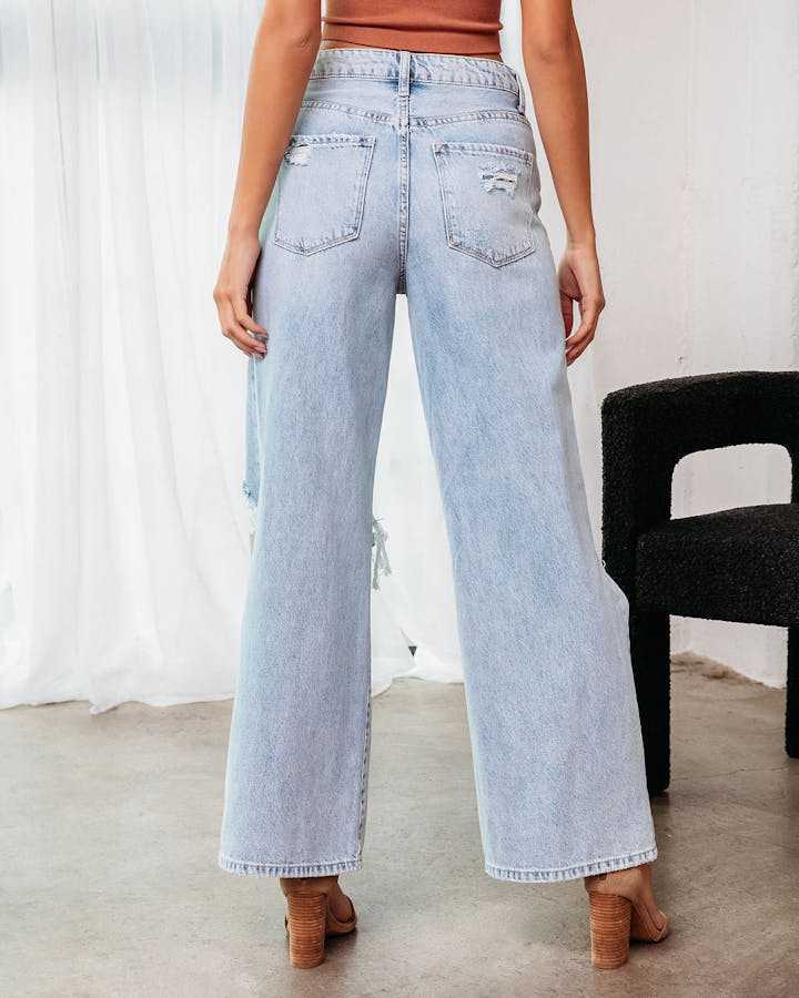 Women's Distressed Slimming Jeans