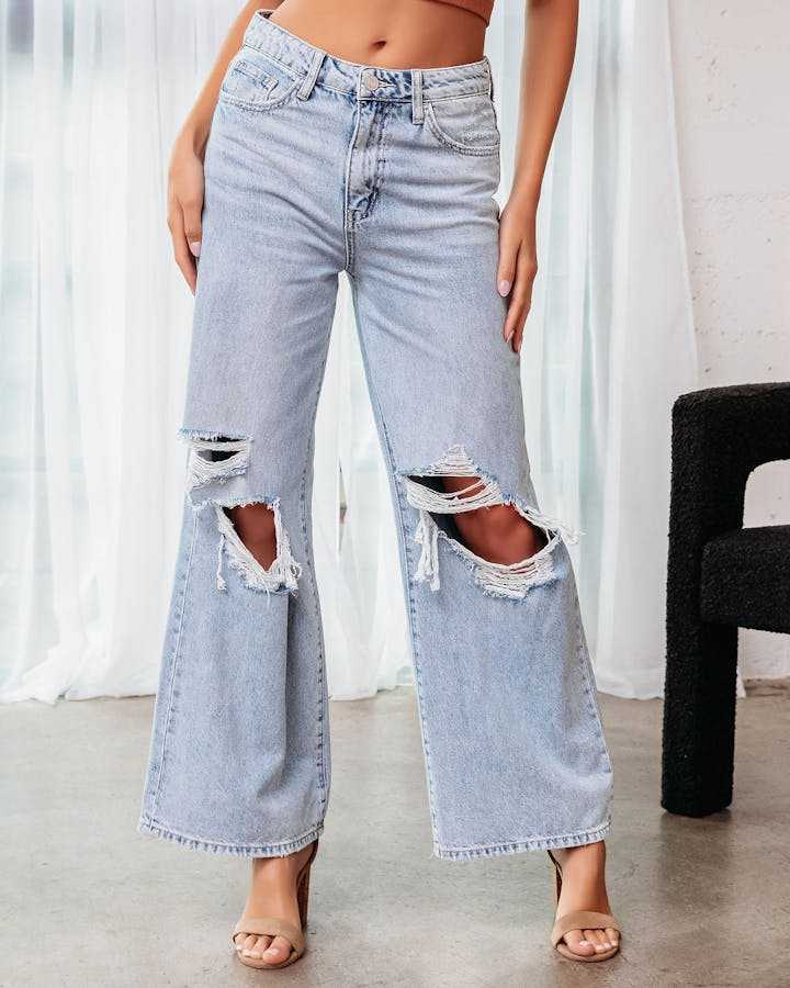 Women's Distressed Slimming Jeans
