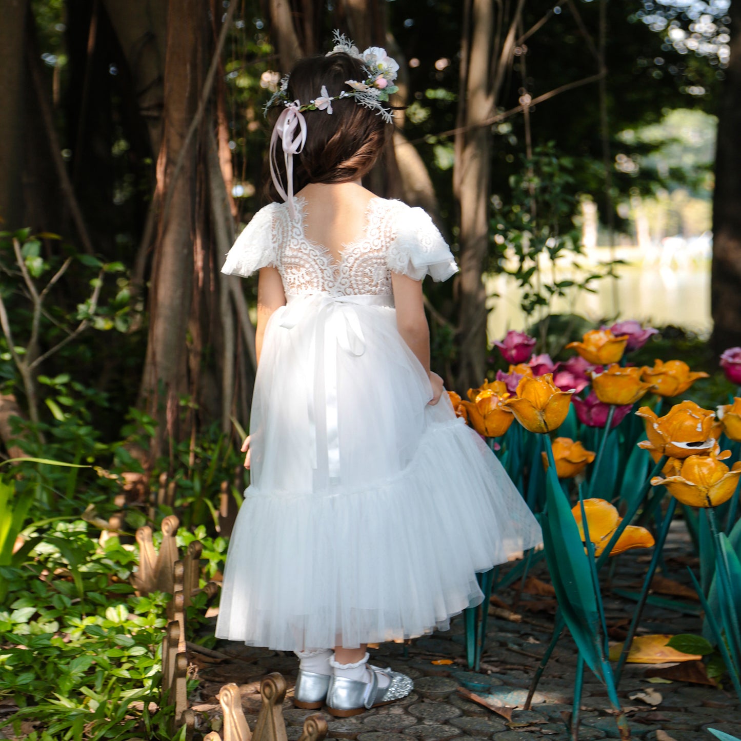 Girl's Flying Sleeve White Dress