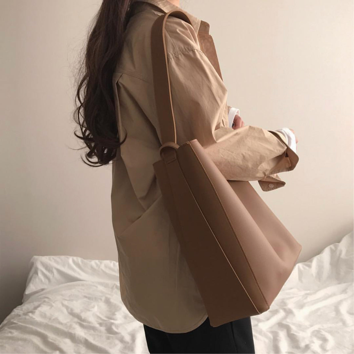 Ladies One-Shoulder Bucket Bag