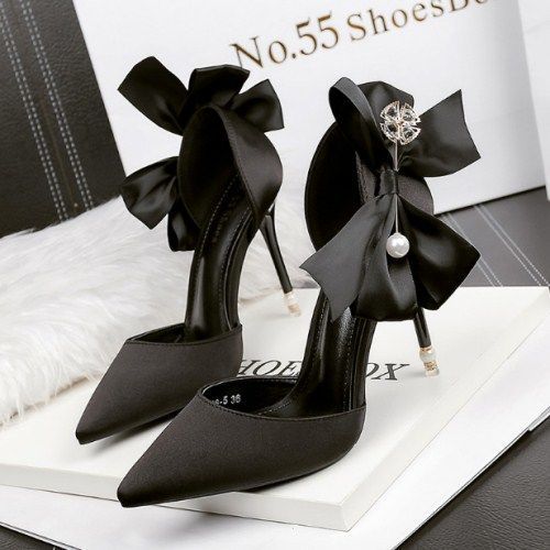 One Pearl Satin High Heels