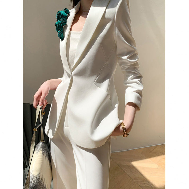 The White Approach Suit