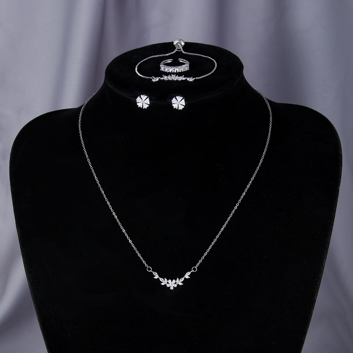 Exquisite Zircon Silver Flower Necklace Set