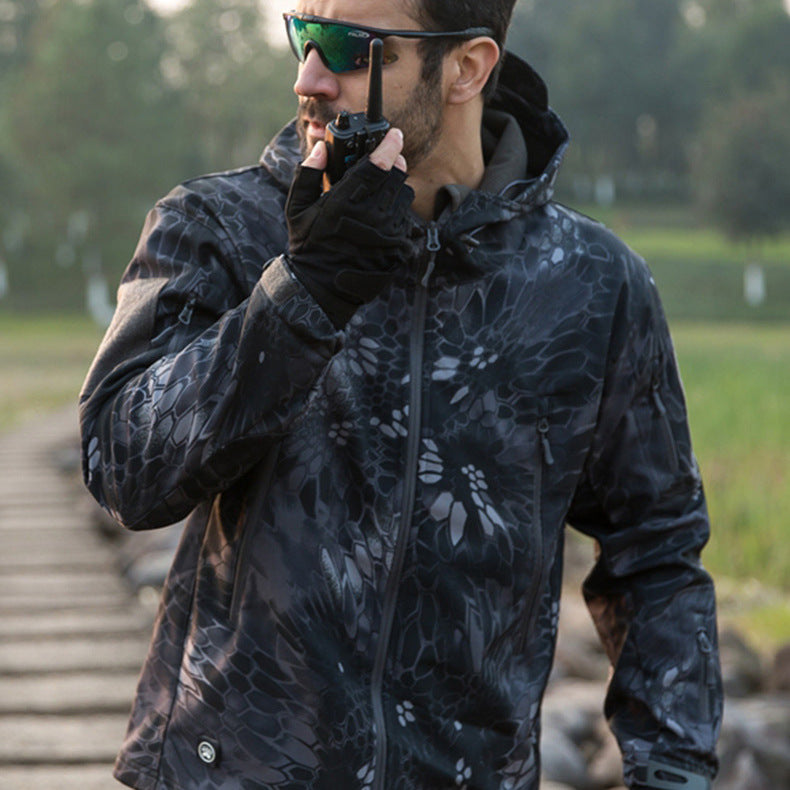 Soft Shell Windproof And Warm Outdoor Mountaineering Jacket For Men