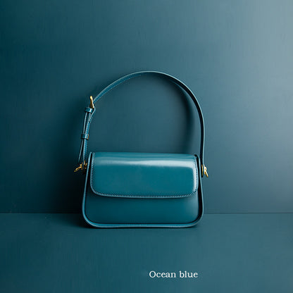Leather One Shoulder Messenger Bag