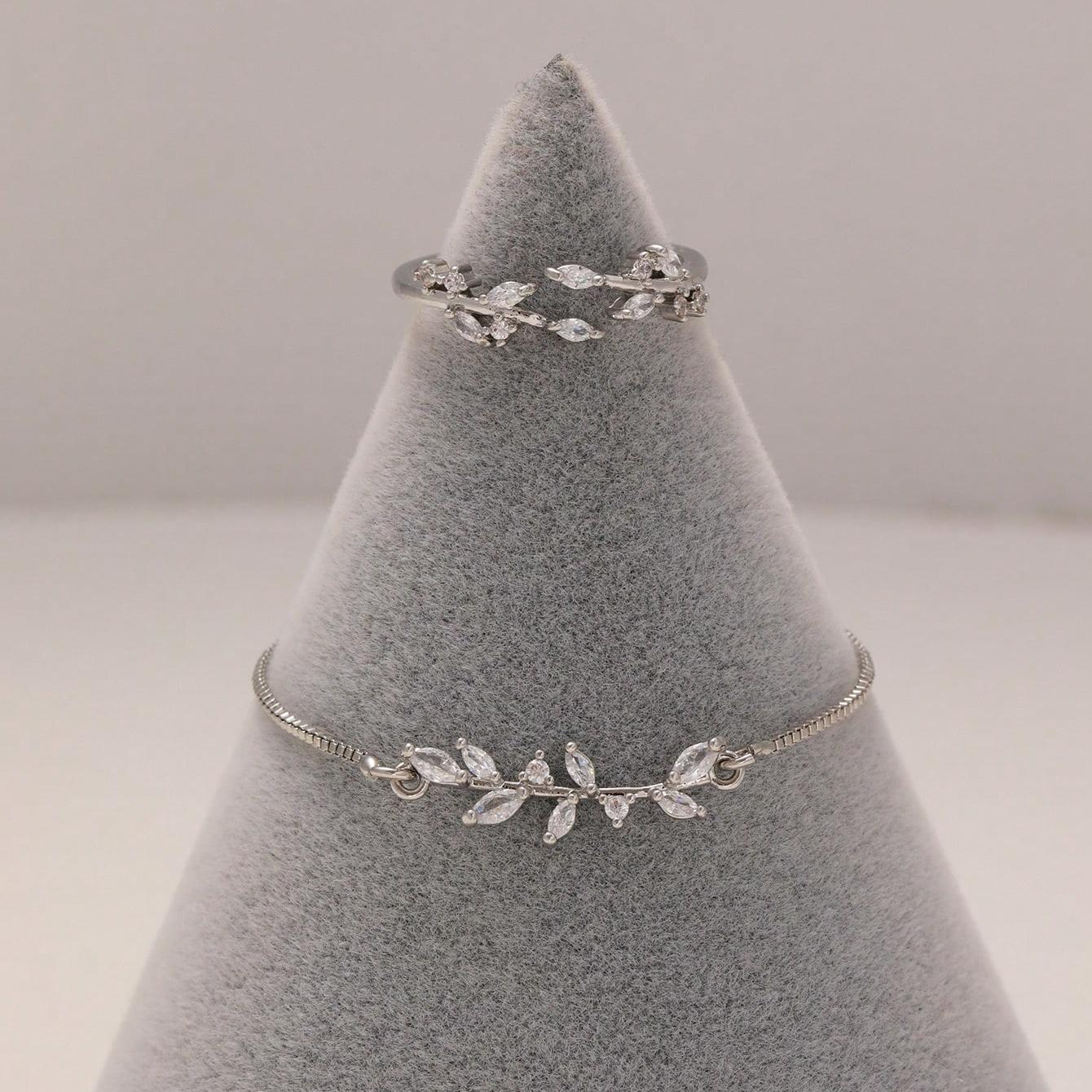 2pcs Silver Horse Eye Crystal Set