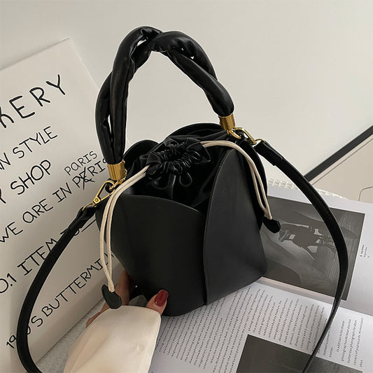 Retro Single Shoulder Bucket Bag