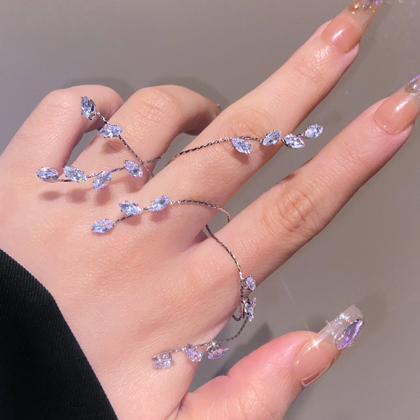 Zircon Leaves Finger Chain