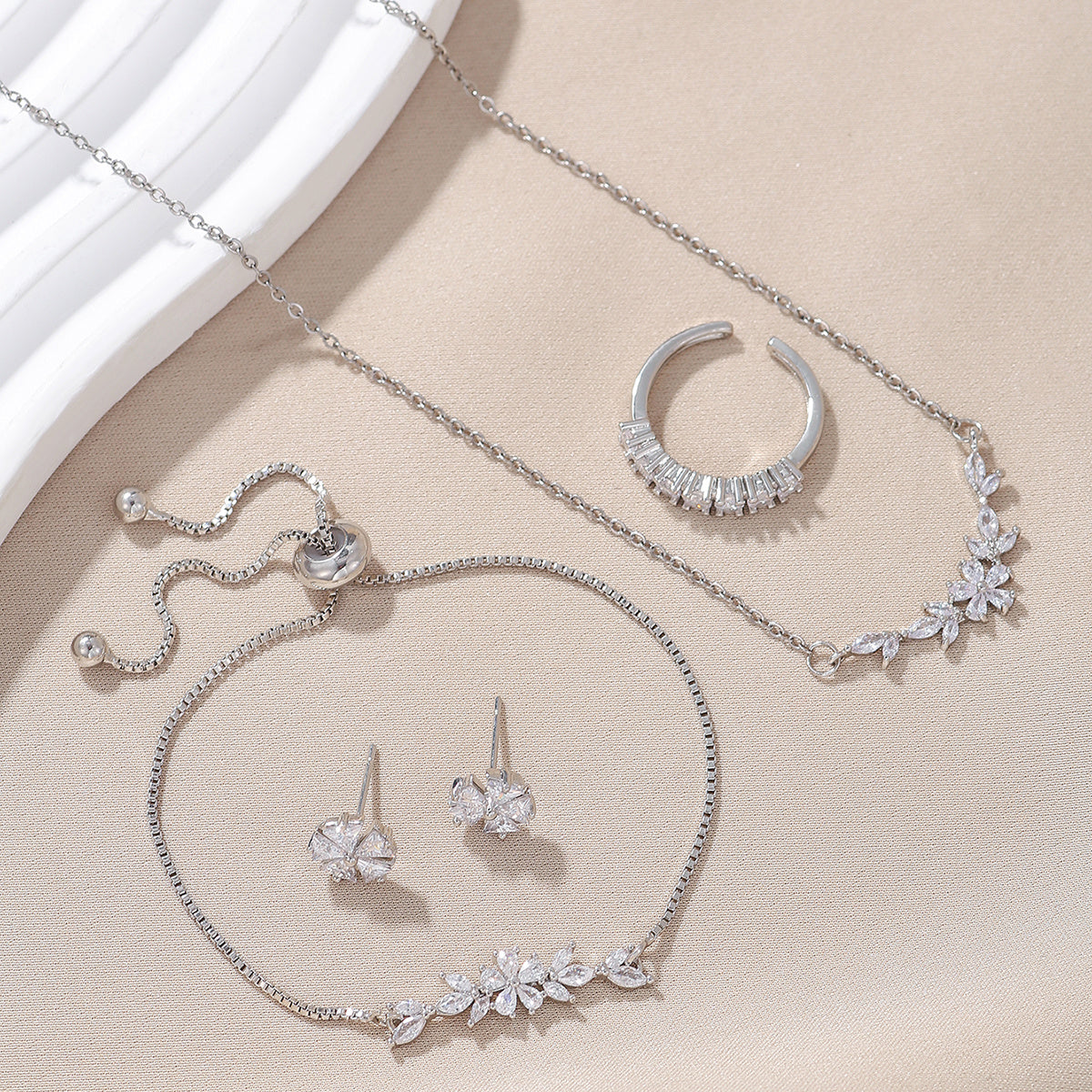 Exquisite Zircon Silver Flower Necklace Set