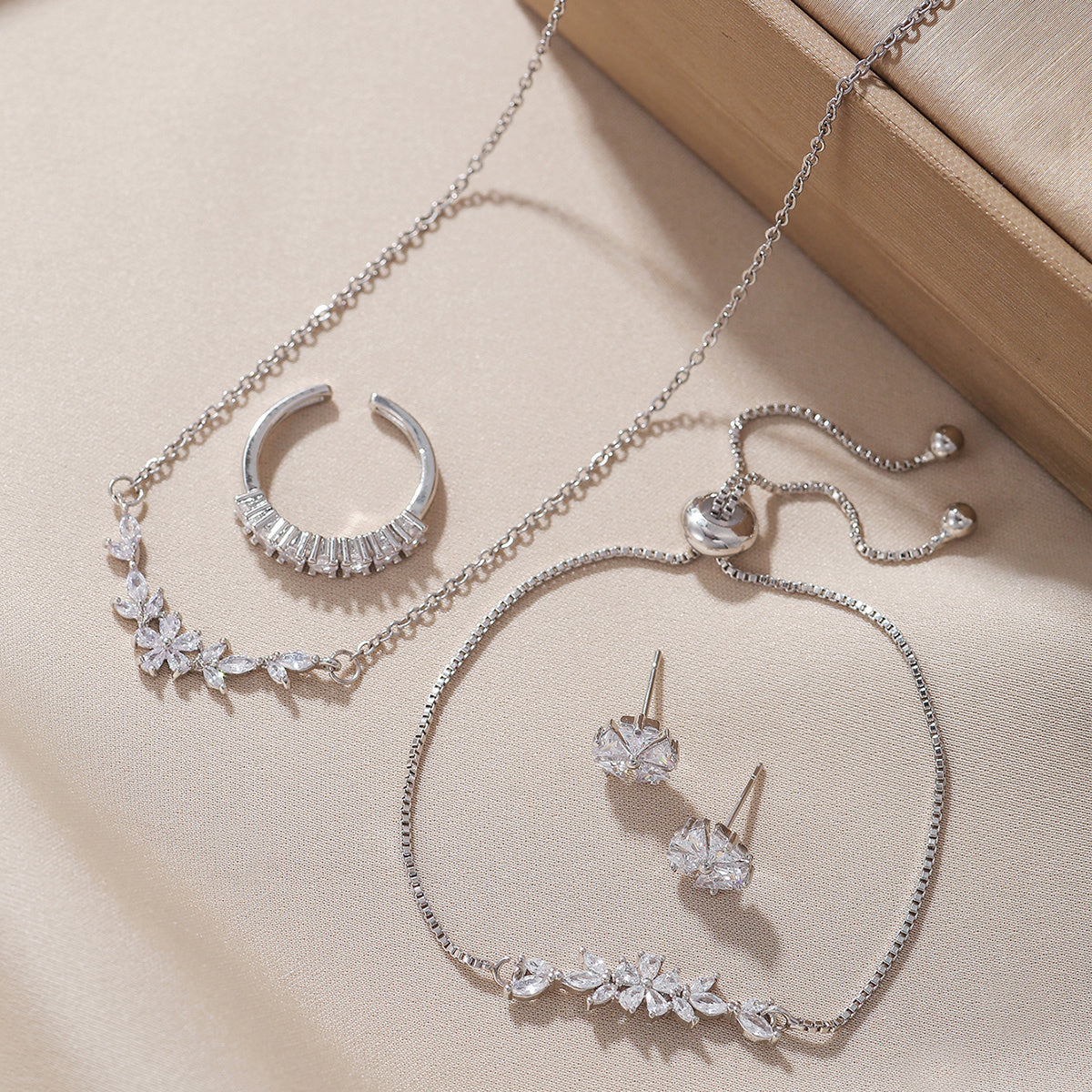 Exquisite Zircon Silver Flower Necklace Set