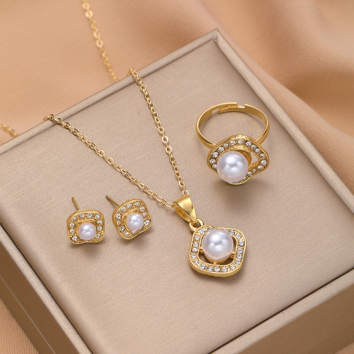 Rhinestone Pearl Necklace Set