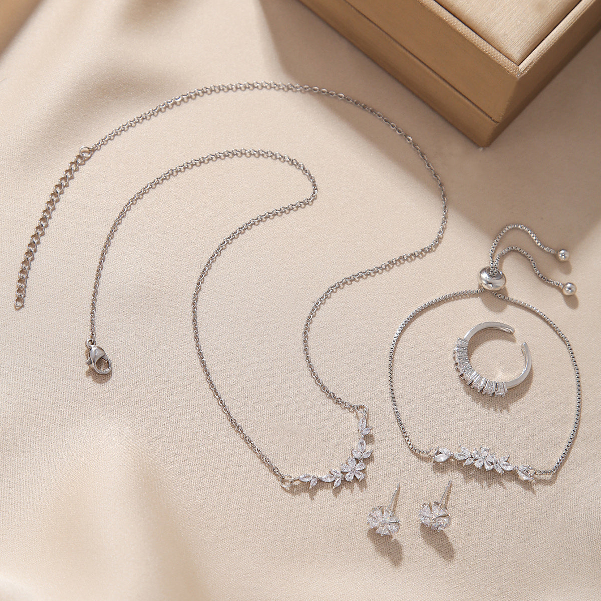 Exquisite Zircon Silver Flower Necklace Set